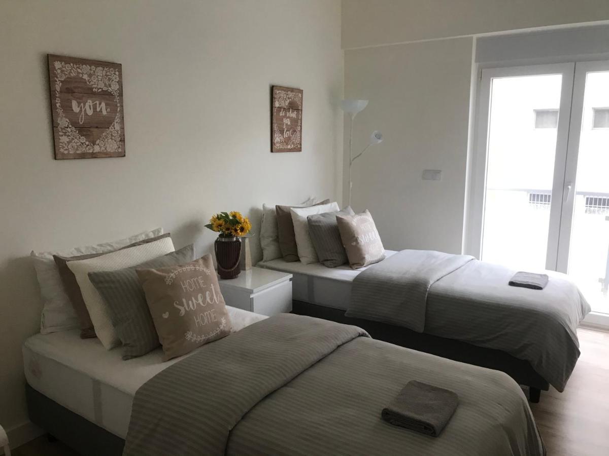 Modern Twin Room With A Balcony Montijo Bagian luar foto
