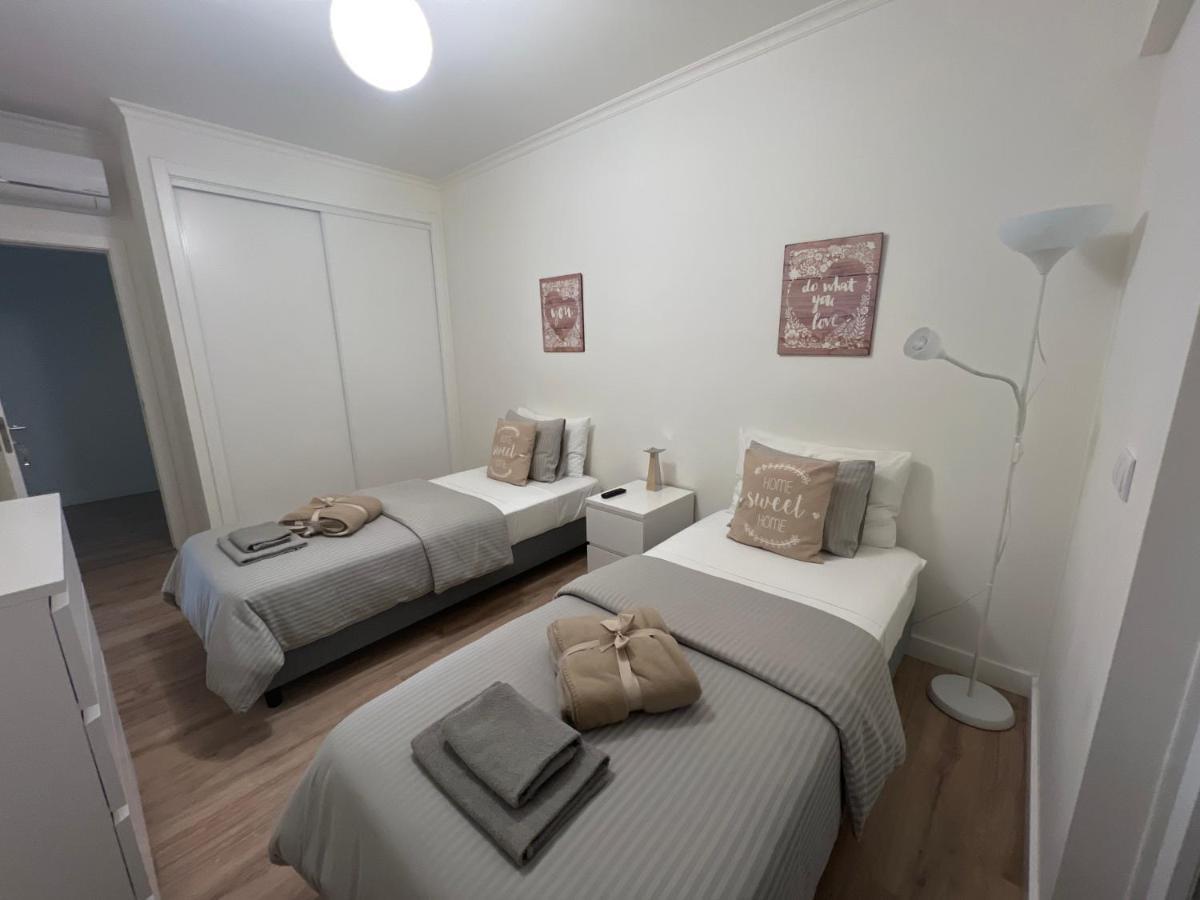Modern Twin Room With A Balcony Montijo Bagian luar foto