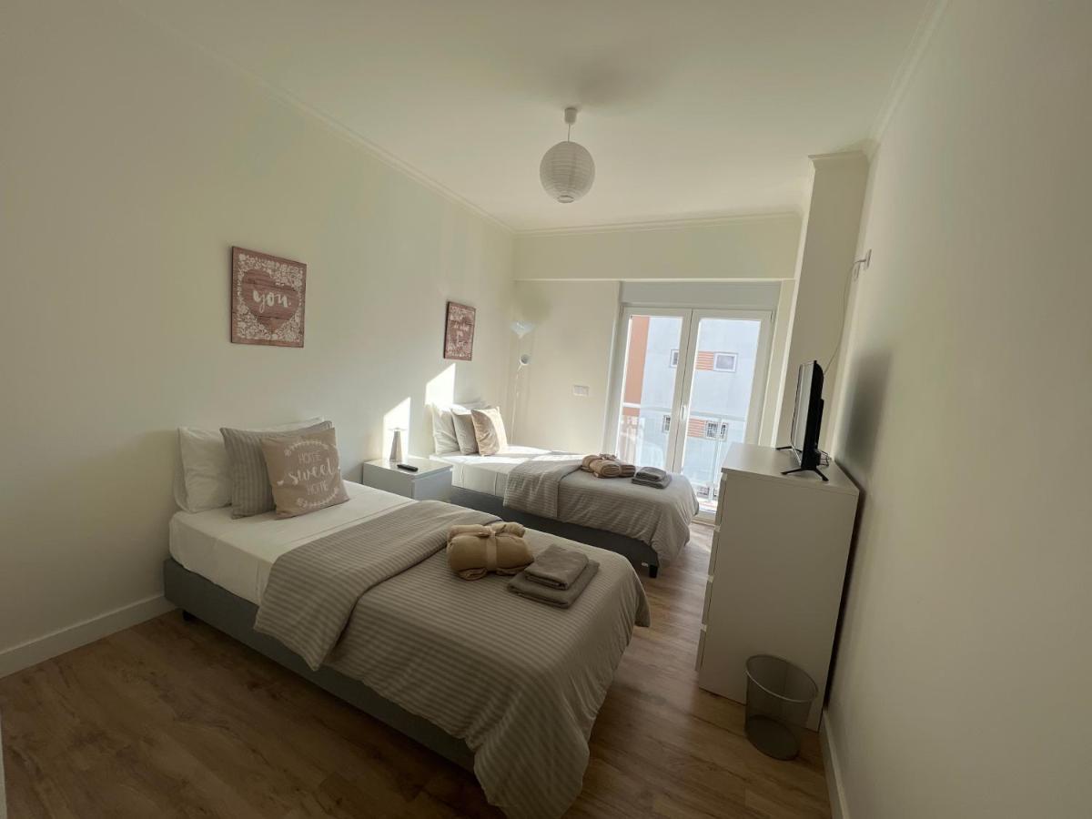 Modern Twin Room With A Balcony Montijo Bagian luar foto