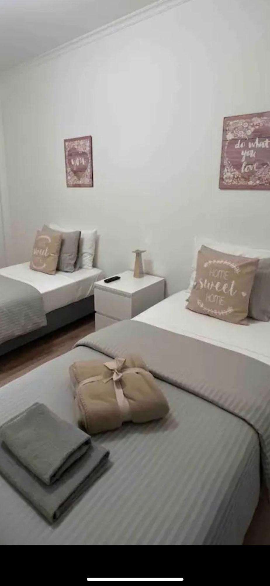 Modern Twin Room With A Balcony Montijo Bagian luar foto