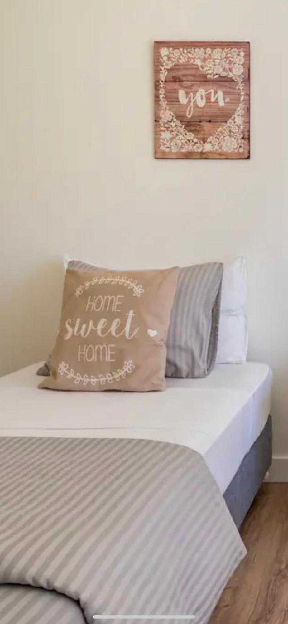Modern Twin Room With A Balcony Montijo Bagian luar foto