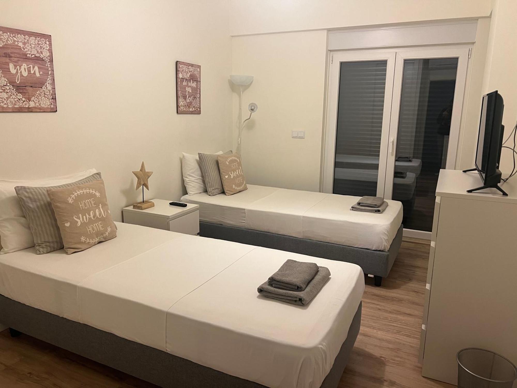Modern Twin Room With A Balcony Montijo Bagian luar foto