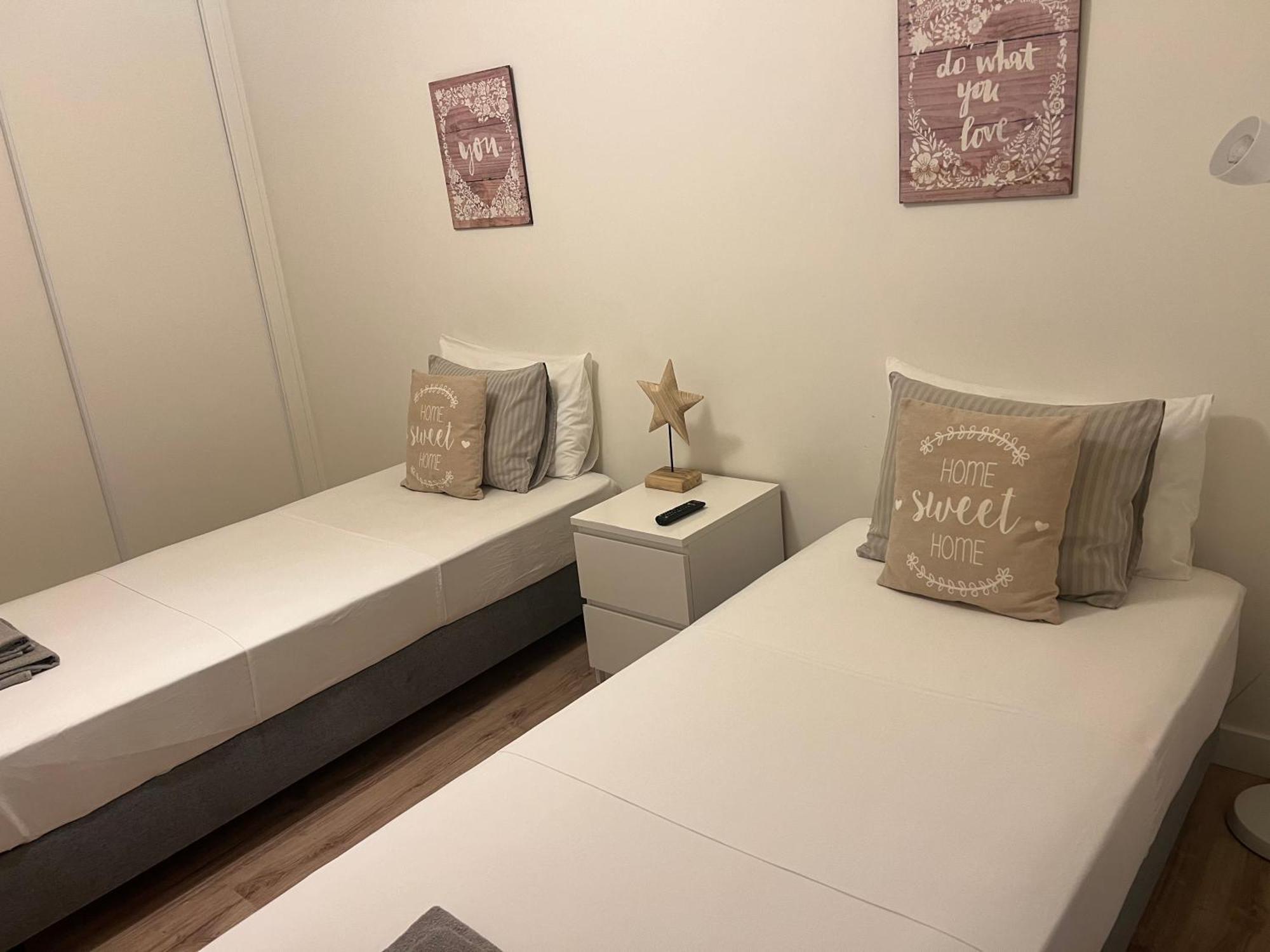Modern Twin Room With A Balcony Montijo Bagian luar foto